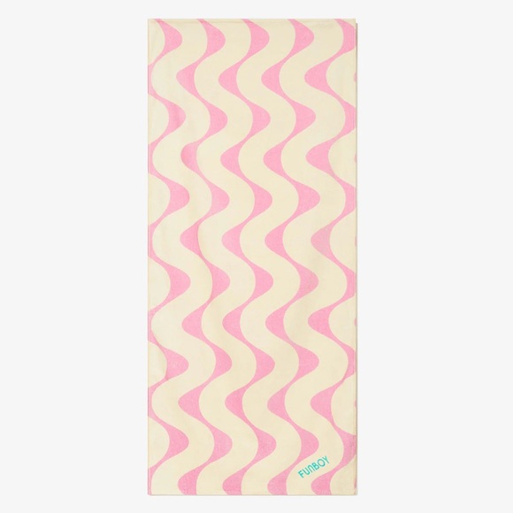 NWT Poolside Leisure Club Beach Towel - Picture 1 of 3